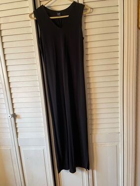 GAP Black V‑Neck Sleeveless Maxi Dress